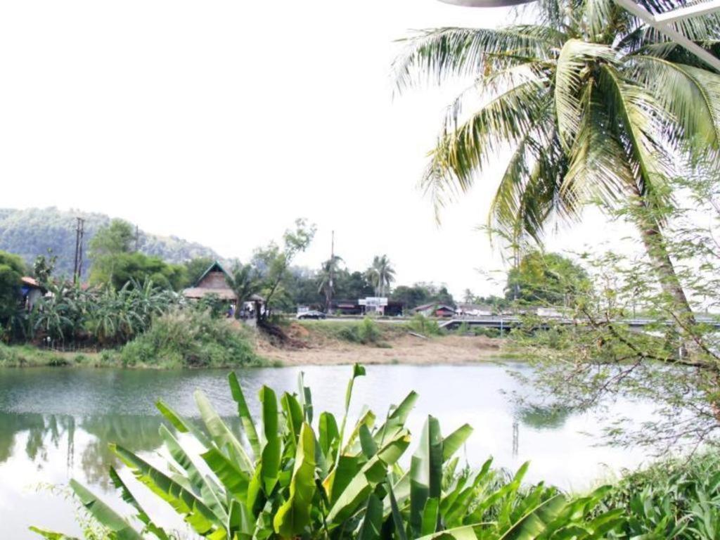 Rommai Rimnaam Resort Ranong Buitenkant foto