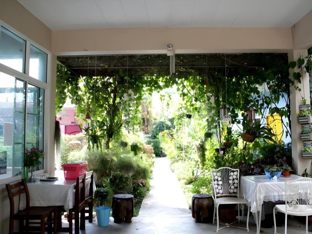 Rommai Rimnaam Resort Ranong Buitenkant foto