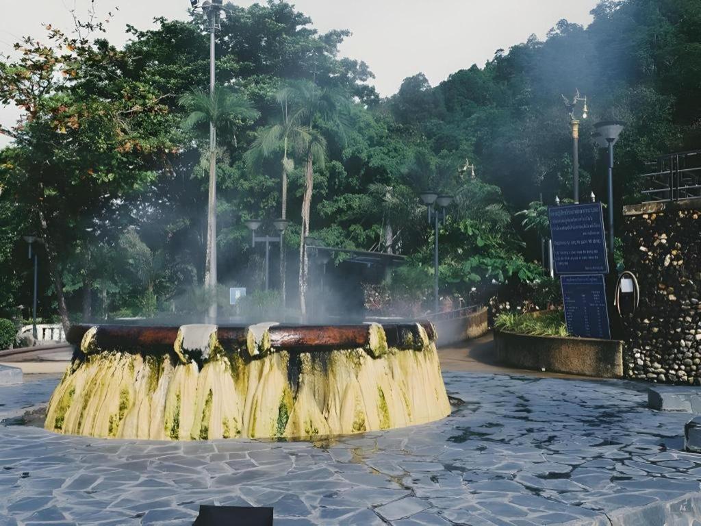 Rommai Rimnaam Resort Ranong Buitenkant foto