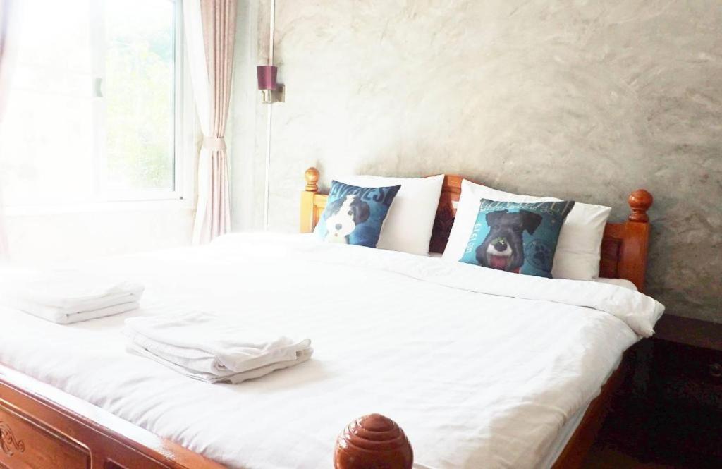 Rommai Rimnaam Resort Ranong Buitenkant foto