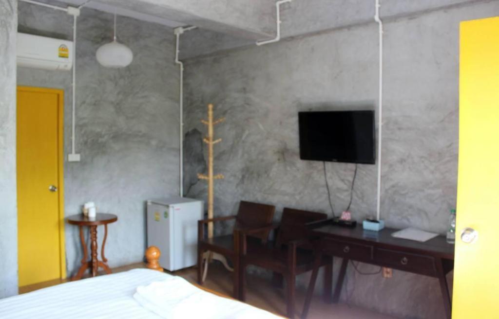 Rommai Rimnaam Resort Ranong Buitenkant foto