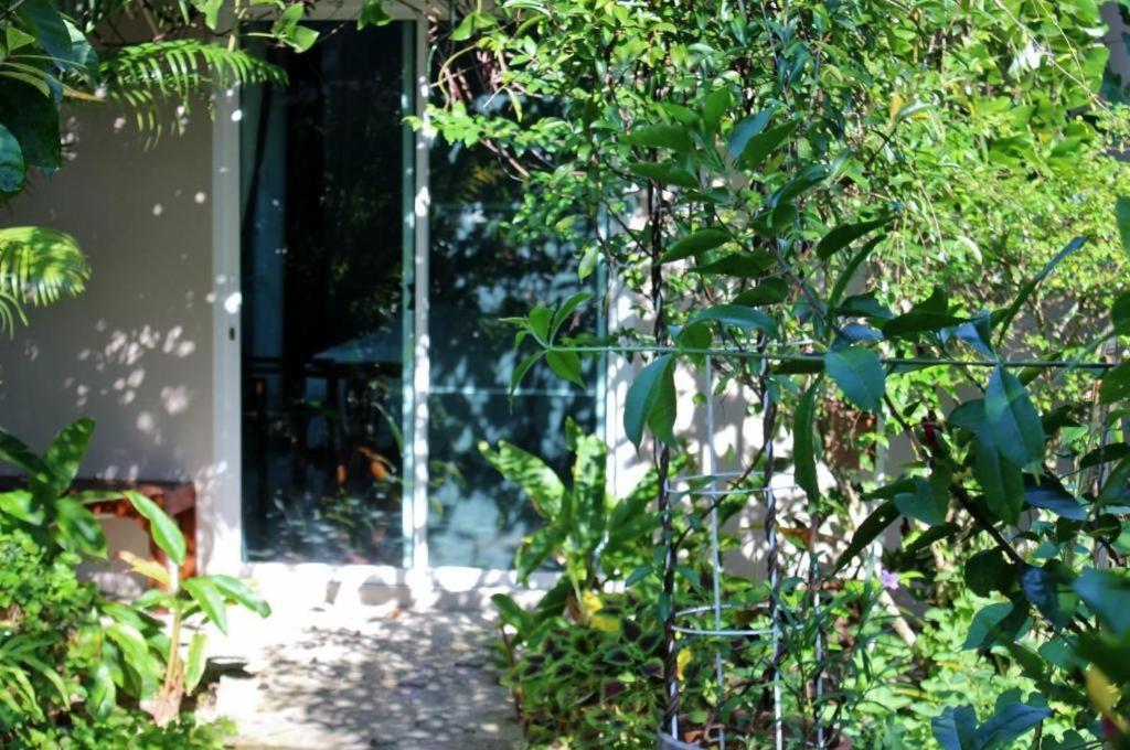 Rommai Rimnaam Resort Ranong Buitenkant foto