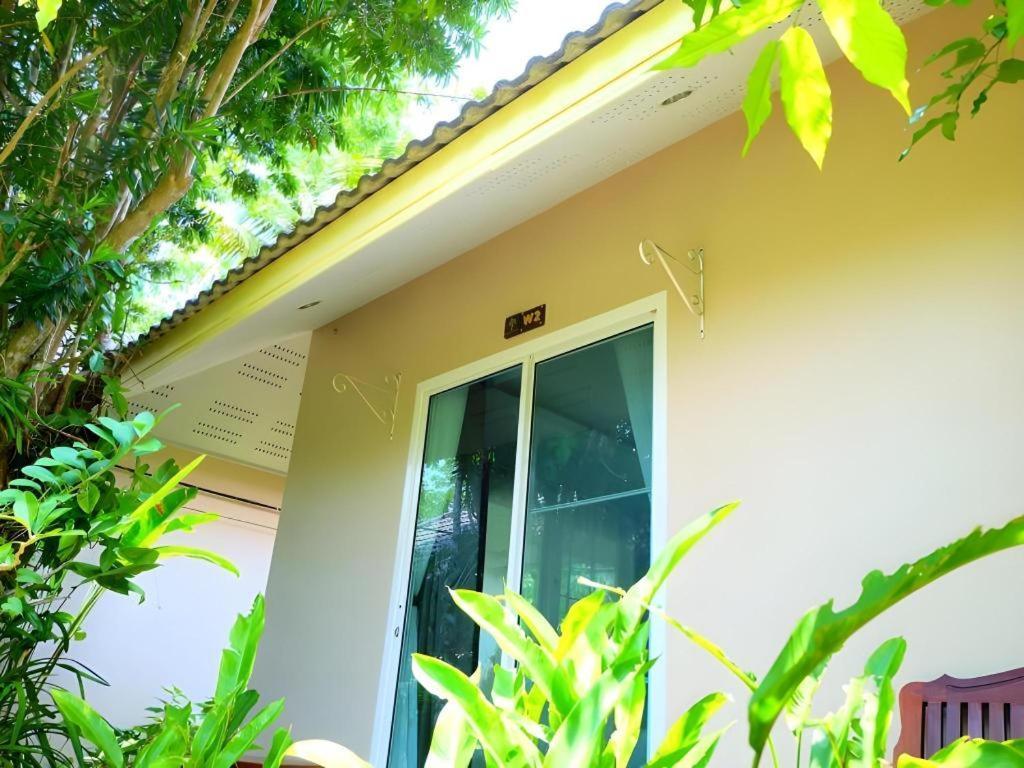 Rommai Rimnaam Resort Ranong Buitenkant foto